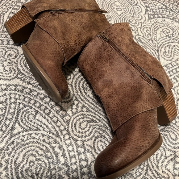 Western Chic Boot - Picture 5 of 12